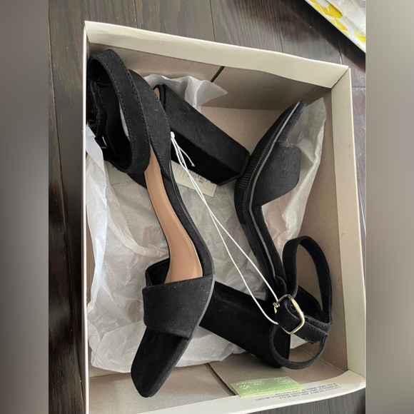 Brand new heels size 9 (A new day) shoes - Picture 2 of 3